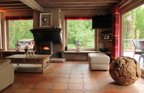 Marche-en-Famenne Villa | Cozy Villa in Marche en Famenne with Private Pool