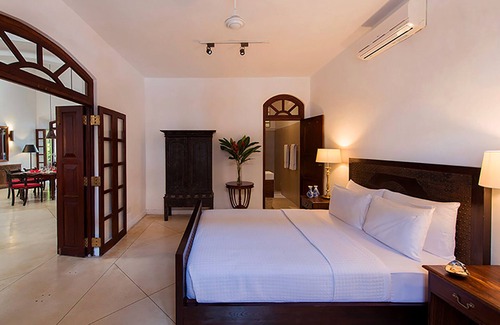 Fort Galle Villa | Cozy Villa in the Historic Galle fort with Garden