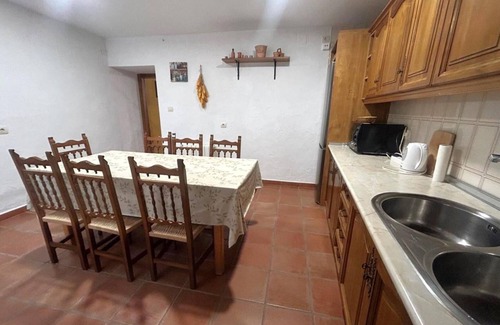 Gaucin Villa | Cozy Village House in Gaucín with Fireplace and Spacious Kitchen