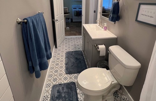 Hannibal Apartment | Cozy vintage apartment only blocks from downtown.