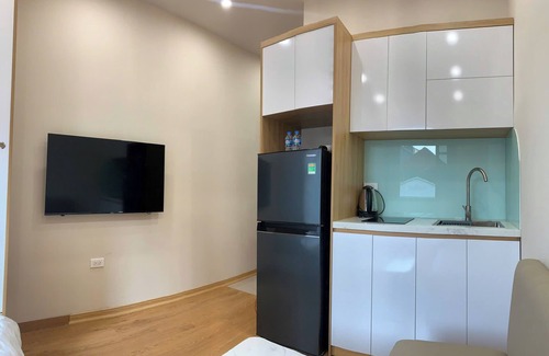 Hai Ba Trung House | Cozy Oasis - Strong Wifi, Netflix TV, Elevator, 5 minutes to Hoan Kiem Lake.