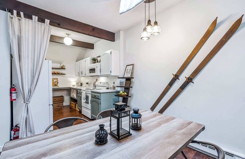 West Hartford Condo | Cozy VT Condo, Wood Fireplace | Kingswood 1C