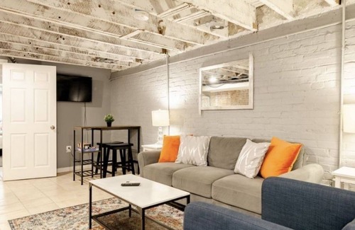 Bloomingdale House | Cozy walkable 2Br DC apartment near Gallaudet and Childrens Hospital
