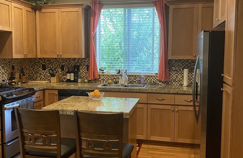Beaverton House | Cozy, warm and clean house