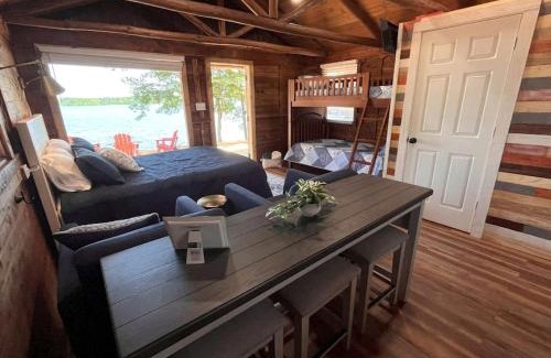 Hemphill House | Cozy Waterfront Cabin for a Memorable Getaway on Toledo Bend Lake in Hemphill, Texas