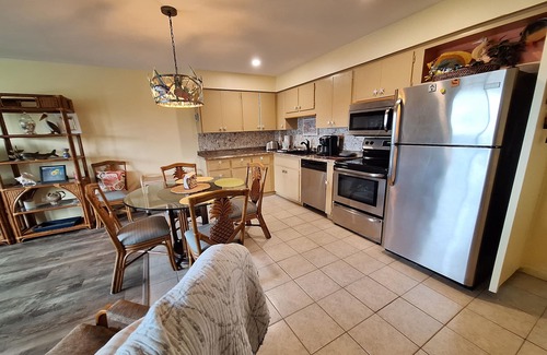 Caloosahatchee Condo | Cozy Waterfront Condo On Tudor Canal With Boat Slip Near Downtown Cape Coral.