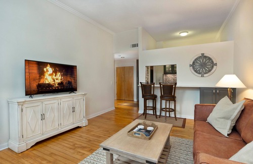 North Raleigh Apartment | Cozy Waterfront Retreat by a Beautiful Greenway