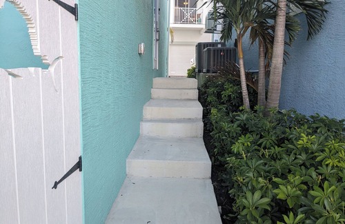 Cape Harbour Apartment | Cozy Waterfront Studio with Free WiFi in Beautiful Cape Harbour, Cape Coral FL