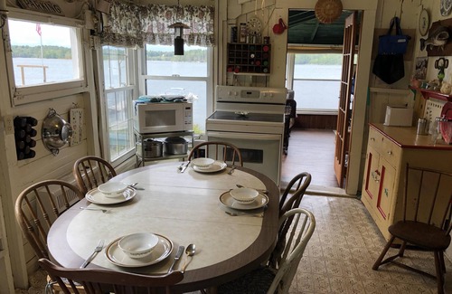 West Bath House | Cozy Waterfront Victorian Cottage (pet friendly)