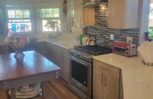 Mount Helix House | Cozy welcoming family friendly 3-bedroom 2 bath in Spring Valley.