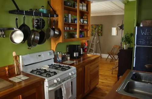 West End Apartment | Cozy West End apartment minutes from the Old Port