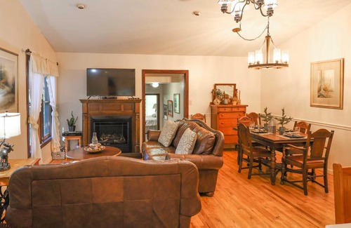 Whittier House | Cozy Whittier Home with Fire Pits Less Than 15 Mi to Hiking!