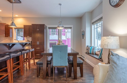 Silver Star Mountain House | Cozy whole house on the Knoll - Private hot tub, BBQ and pet friendly too!