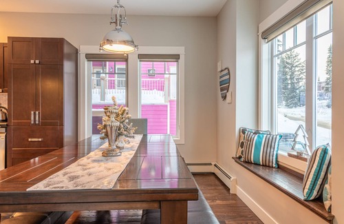 Silver Star Mountain House | Cozy whole house on the Knoll - Private hot tub, BBQ and pet friendly too!
