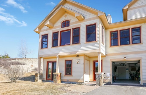 Thornton House | Cozy winter condo in Owl’s Nest Resort