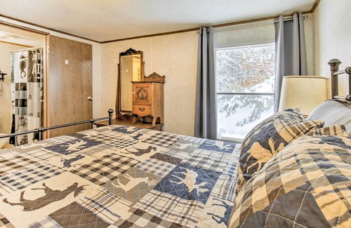 Elcho House | Cozy Wisconsin Getaway w/ Deck & Fire Pit!