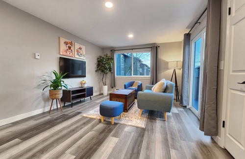 Federal Way Apartment | Cozy with luxury comfort and style 1bed/1bath apartment unit with EV charger.