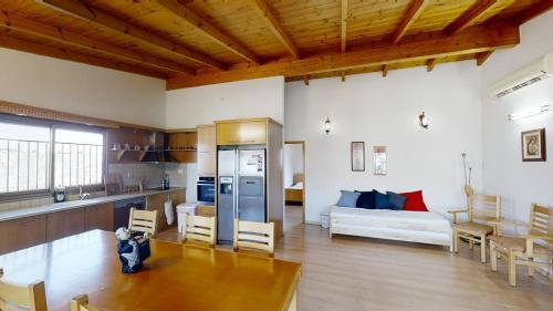 Nazareth Apartment | Cozy wood apartment with great view to Nazareth