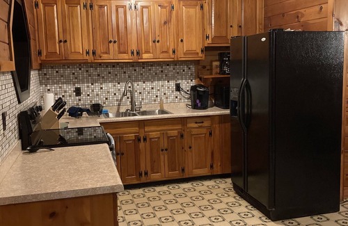 Oneonta House | Cozy Woodland 4 Bedroom