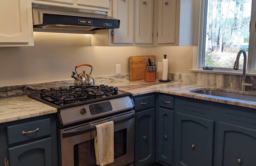 Southeast Raleigh House | Cozy Woodland Retreat 3-bed-2 bath house on 5 acres