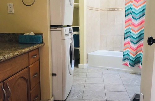 Woodside House | Cozy Woodside Cottage