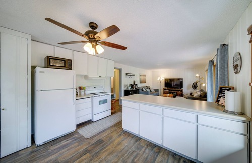 Worley Cabin | Cozy Worley Cabin w/Lake Access + Gas Grill!
