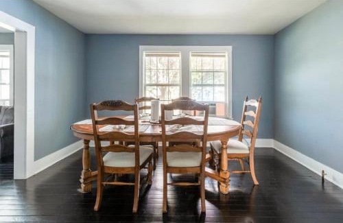 Mid City North House | Cozy Yellow Home near LSU and Downtown