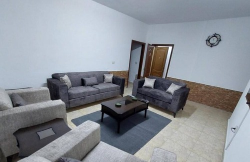 Jabal Al-Hussein Apartment | CozyHome