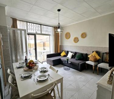 Pla del Bon Repos Apartment | Cozynest ALICANTE - Apartment with Terrace by SunCastle apartamentos