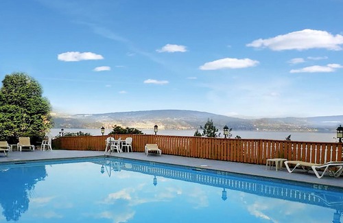 Central Okanagan Apartment | Cozystay Signature: Lake Okanagan Resort
