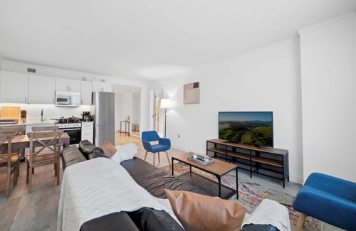 Atlantic City Apartment | CozySuites 2BR 3BA near Boardwalk