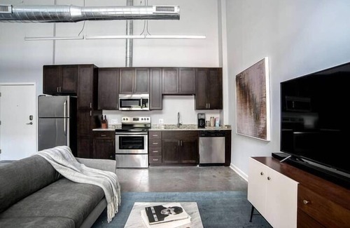 Cole-Noble District Apartment | CozySuites at Artistry Indy