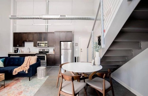 Cole-Noble District Apartment | CozySuites at Artistry Indy