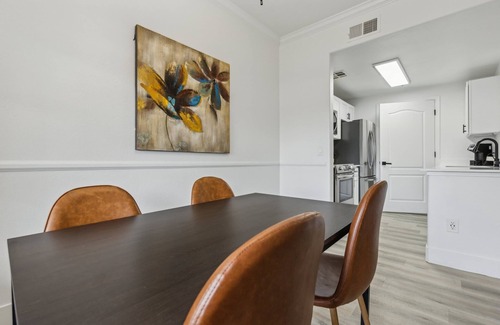 Chandler Apartment | CozySuites Chandler 2BR with 2 pools + Jacuzzi! 13