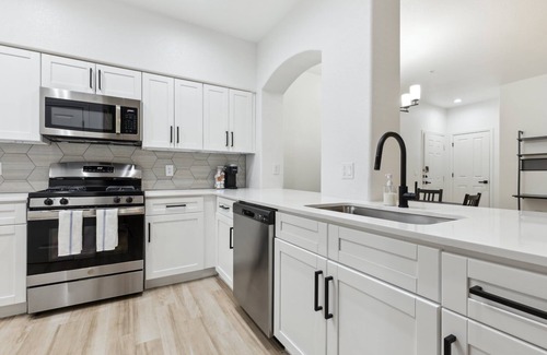 Glendale Sports and Entertainment District Apartment | CozySuites Glendale by the stadium with pool! 29