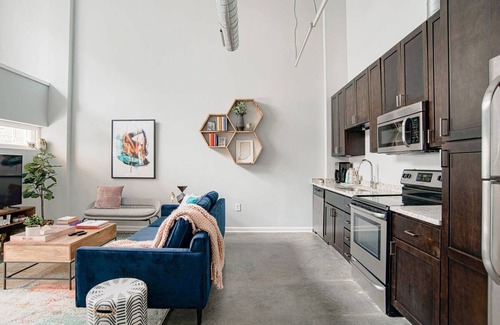 Cole-Noble District Apartment | Cozysuites l 2BR Monument Circle Indy