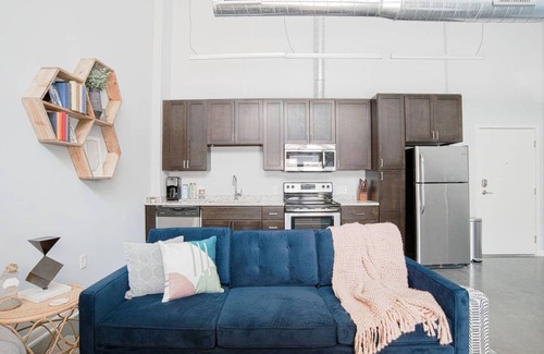 Cole-Noble District Apartment | Cozysuites l 2BR Monument Circle Indy