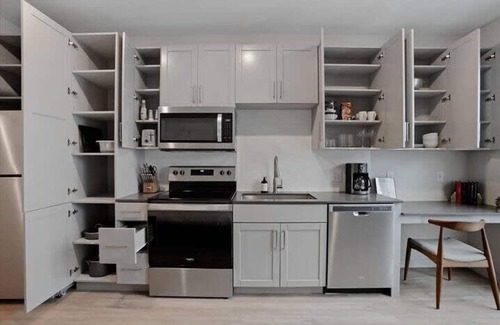 Lower Lawrenceville Apartment | Cozysuites l Spacious SDO Lawrenceville