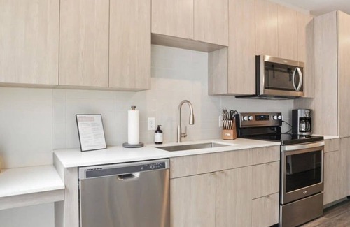 Lower Lawrenceville Apartment | Cozysuites Modern 1BR Lawrenceville