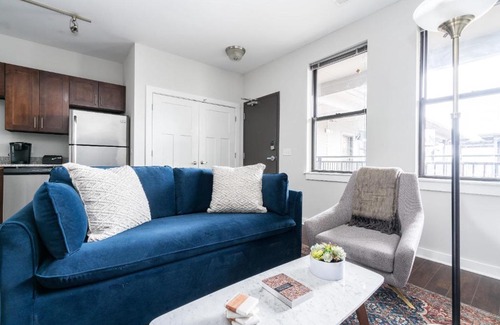 Music Row Apartment | CozySuites Music Row Elegant 1BR w free parking 51