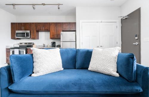Music Row Apartment | CozySuites Music Row Elegant 1BR w free parking 51
