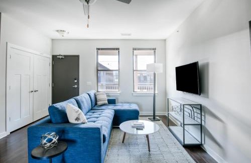 Music Row Apartment | CozySuites Music Row Modern 1BR w free parking 17