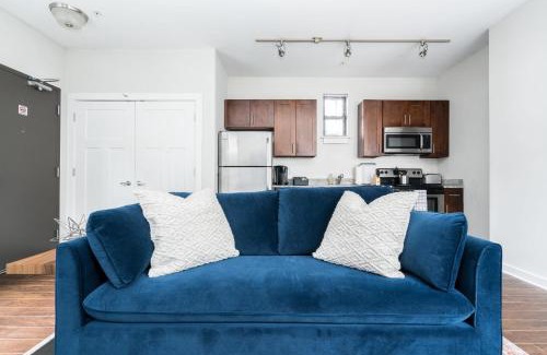 Music Row Apartment | CozySuites Music Row Spacious 1BR with free parking 45