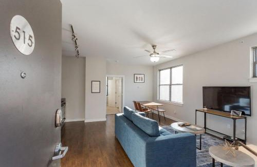 Music Row Apartment | CozySuites Music Row Spacious 1BR with free parking 60