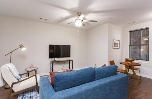 Music Row Apartment | CozySuites Music Row Spacious 1BR with free parking 11