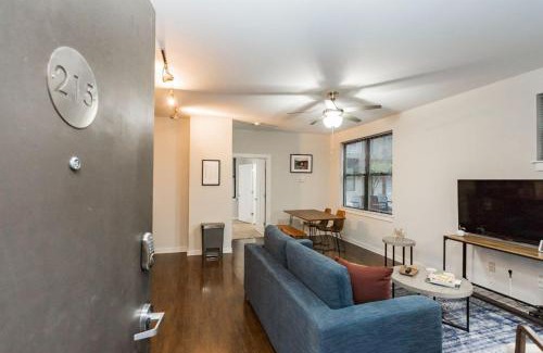 Music Row Apartment | CozySuites Music Row Spacious 1BR with free parking 30