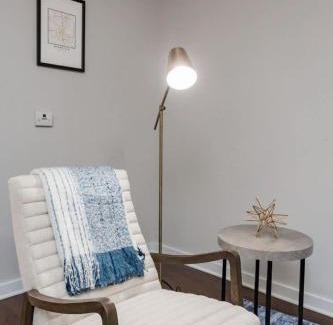 Music Row Apartment | CozySuites Music Row Spacious 1BR with free parking 41