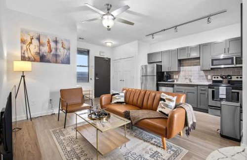 Music Row Apartment | CozySuites Music Row Spacious 1BR with free parking 56