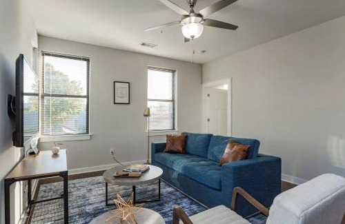 Music Row Apartment | CozySuites Music Row Stylish 2BR free parking 44