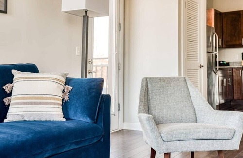 Music Row Apartment | CozySuites Music Row Spacious 2BR with free parking 31